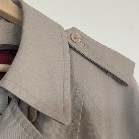 LONDON FOG | Heritage Trench Coat with Zip-Out Liner | Tan | 10 Petite - Picture 8 of 15